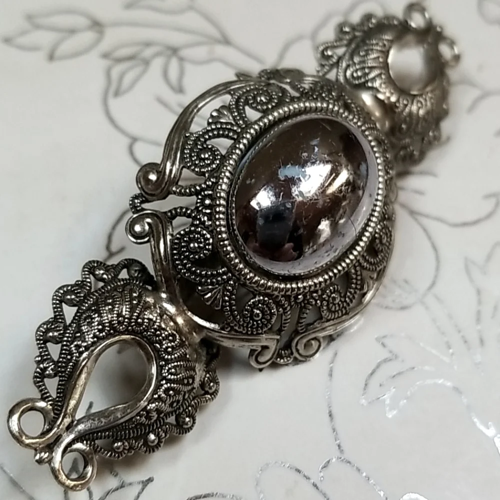 Vintage Mid Century Antiqued Silver Tone Metal Brooch Pin - Picture 10 of 11